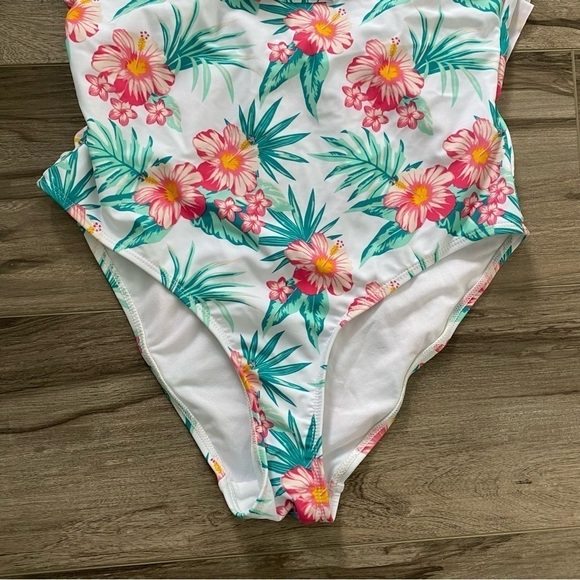 NEW Cabana Del Sol Rifle Trim One Piece Swimsuit White Pink Women’s Size Medium - Picture 3 of 8